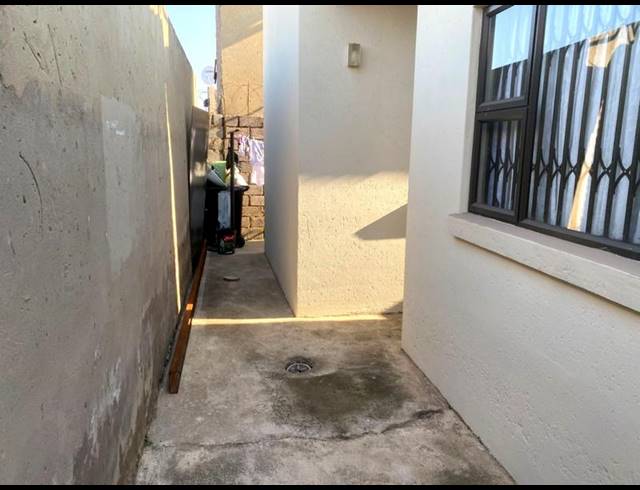 3 BEDROOM HOUSE FOR SALE IN MEADOWLANDS